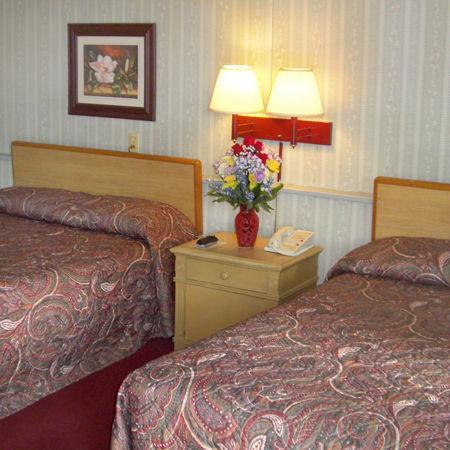 Economy Inn Express Warren Room photo